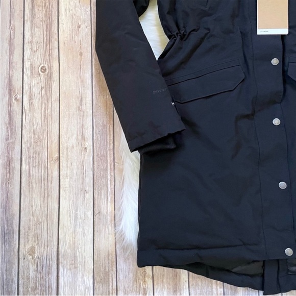 The North Face Women’s Snow Down Waterproof Parka In Black - Picture 4 of 11